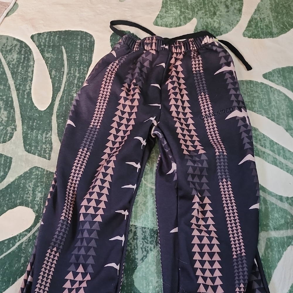 Palazoo Pants Women's Geometric Joggers in Pink and Black